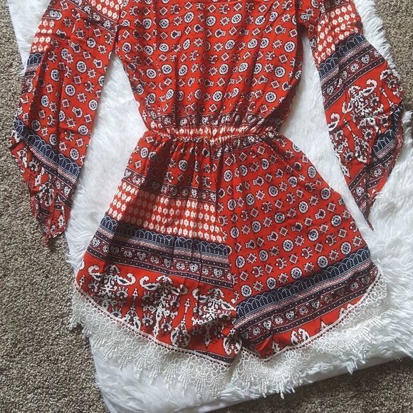Gemqi Shorts Romper One Piece Red Blue Cream Lace Trim Women’s Size Large - Picture 8 of 9